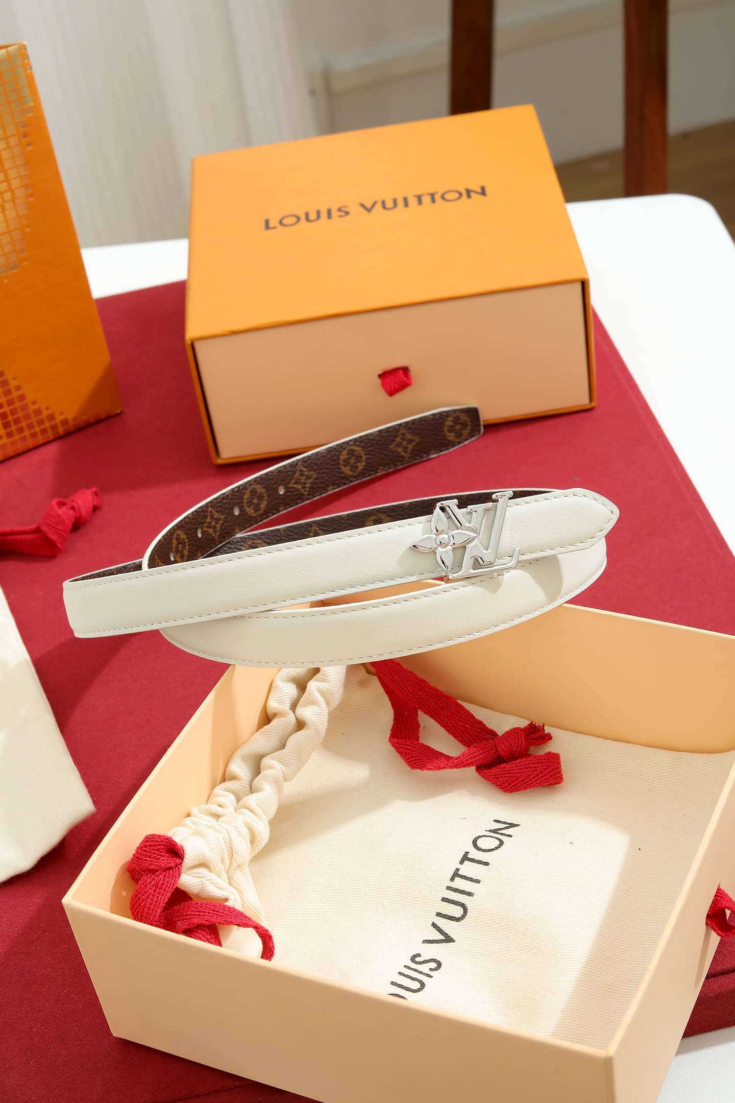 LV Belt-017